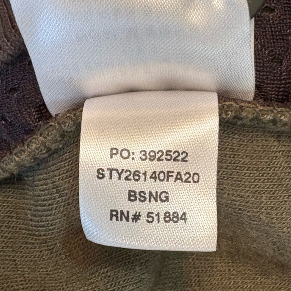 Patagonia Forest Green Fleece Jacket size Large w/ Three Button Closure. - Picture 9 of 13